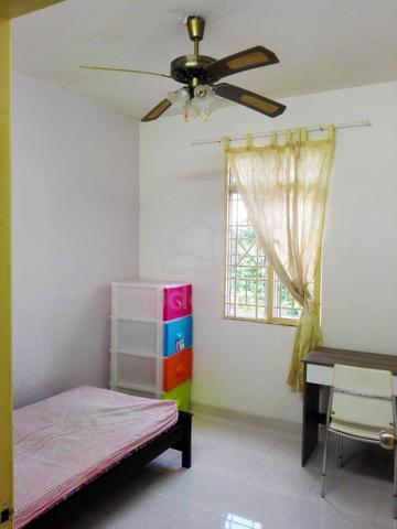 Furnished Puchong Medium Room @ Sri Pinang Apartment 1