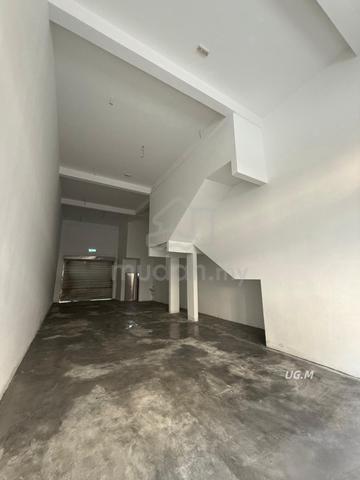 Near KFC Bukit Raja Klang 20x70 Ground Floor Shoplot Intermediate Unit 1