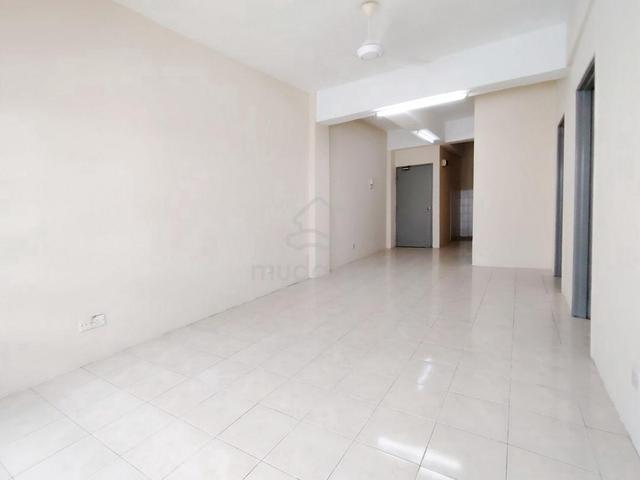 Dataran Otomobil Apartment 1
