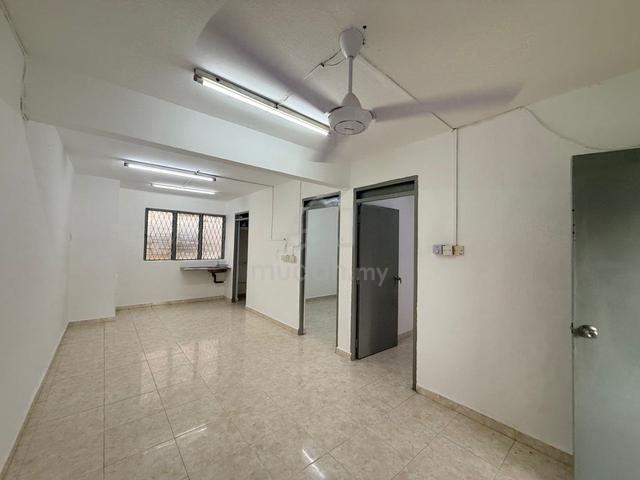 Flat Taman Ungku Tun Aminah 1