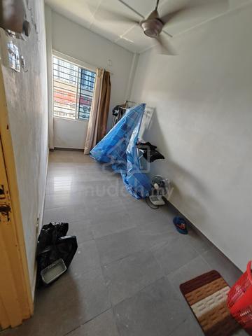 Bilik single room Pangsapuri Inai C 1