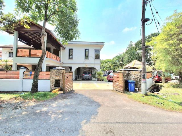 CORNER LOT! Double Storey Semi-D Seksyen 9 Shah Alam 1
