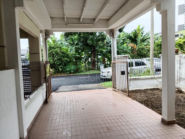 FREEHOLD Renovated 2Storey Terrace House Taman Kesidang Kampung 8 Sale 1