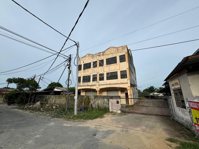 Bagunan 3 Tingkat Lundang, Kota Bharu 1
