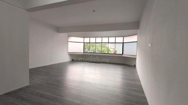 FOR RENT | Relau Walk-Up Shop Lot 1