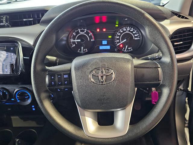 Toyota HILUX 2.4 E AT F/SERVICE 16K UNDER WARANTY - 5