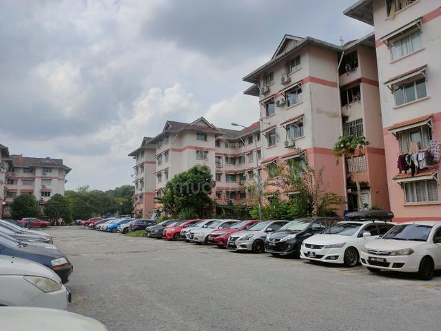 Pangsapuri Kiambang (Taman Bukit Subang) 1