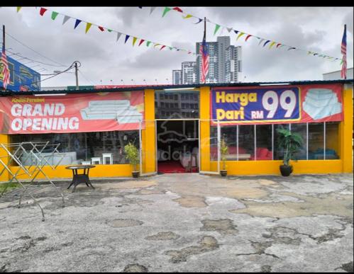 good location shoplot in BALAKONG 1