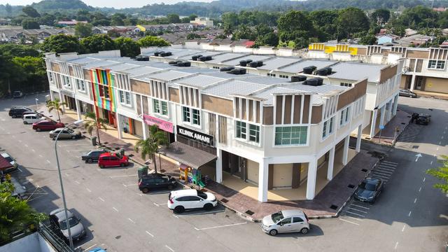 HIGH ROI TENANTED SHOPLOT! 2 Storey Shoplot at Sungai Udang, Melaka 1