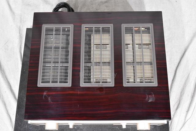 Accuphase C-280V Preamplifier - photo 3 of 5