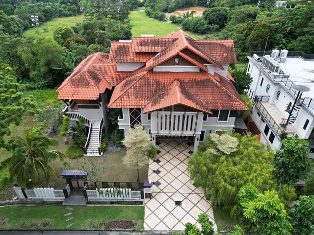 Facing Golf Course Bungalow Monterez Golf & Country Club Shah Alam. 1