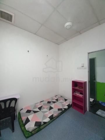 Room (MALE ONLY) at Tmn Nusantara, Gelang Patah, Johor. 1
