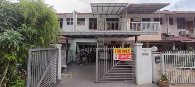Freehold fully renovated double storey link house 1