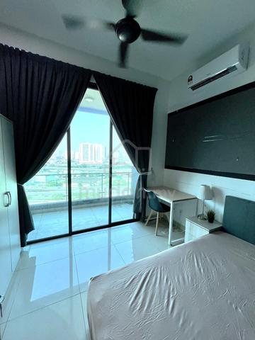The Vyne Room with Balcony Sg Besi 10min to MidValley 1