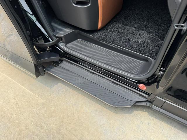2025 Toyota VELLFIRE 2.4 ZP SIDE STEP 2K MILEAGE - 4