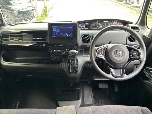 Honda N BOX 0.7 CUSTOM GL L Reg 2026 Kcars CBU - 5