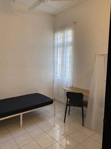 Bilik Lelaki SINGLE Furnished Subang Airport Incl Utilities FREE Wifi 1