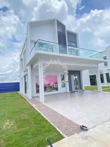 Sepang【Gaji Rm4k Can Apply】Double Storey Bungalow 26x110 10min To KLIA 1