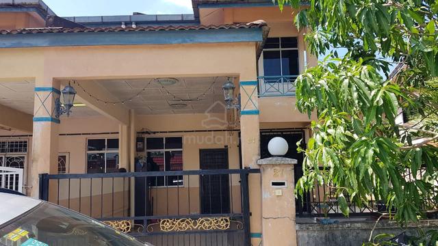 Rumah Teres 2 Tingkat di Batu Berendam 1