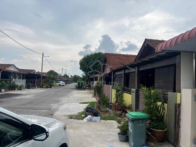 Own a Renovated Freehold Home @ Taman Serai Setia Just Rm330K Only! 1