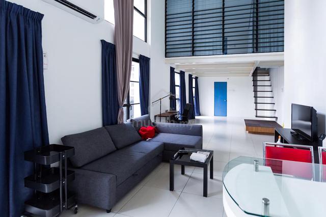Empire City, Colonial Loft 1