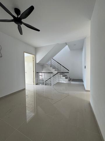 Freehold Privacy Club House Tiara South Semenyih 1