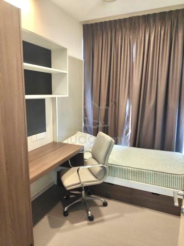 【FEMALE PRIVACY ROOM】For Rent , Available now in Cyberjaya 1
