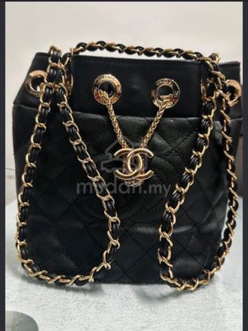 Chanel bucket bag 2021 - photo 3 of 4