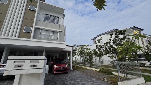 FULLY FURNISH 2storey Townhouse Platinum Residen Next to P5,Putrajaya 1