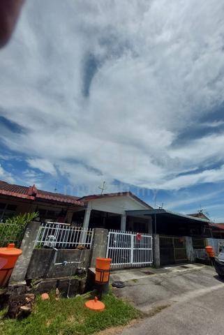 Taman seroja salak tinggi 1