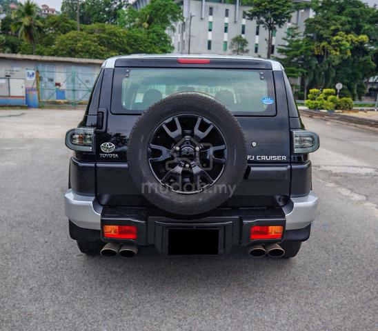 2011 Toyota FJ 4.0 CRUISER (A) 4WD Premium Grade - 4