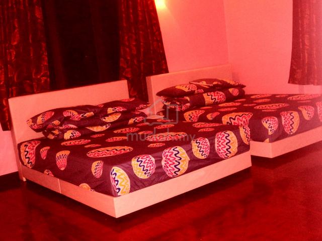 A'Famosa Villa Beverly Hills 1