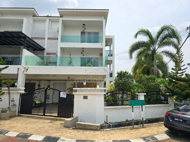 Three Storey House Corner At Taman Perpaduan Koperasi, Ipoh, Perak. 1