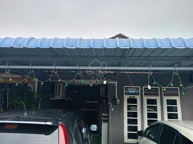Rumah Teres di kawasan membangun 1