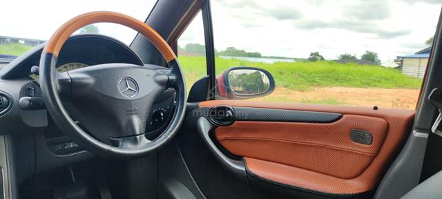 (Refurbished) Mercedes Benz A160 AVANTGARDE - 5