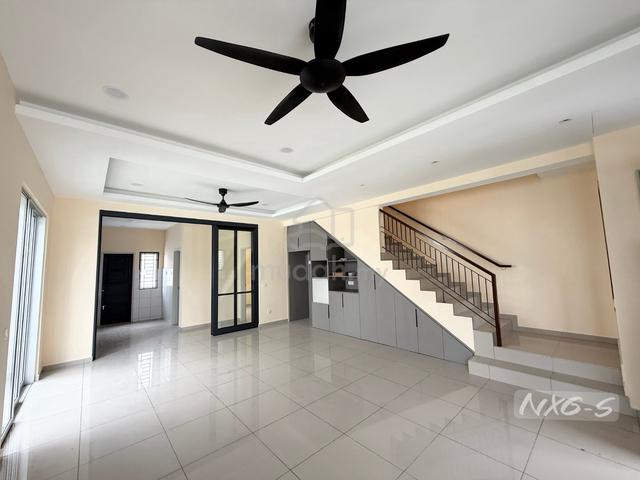 Limited unit for rent livia residences 2 sty endlot 20x60+5ft land new 1