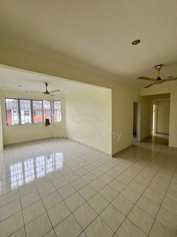Sri Putra Apartment 1