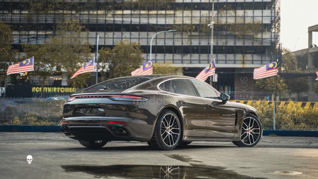 2022 Porsche Panamera 2.9L Platinum Edition - 2