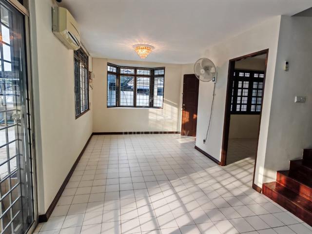 BDC 1.5 Storey CORNER House For Rent📍Near Saradise, Partial Furnished 1