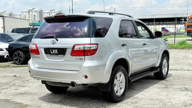 2010 Toyota FORTUNER 2.5 G FACELIFT (A) - 2