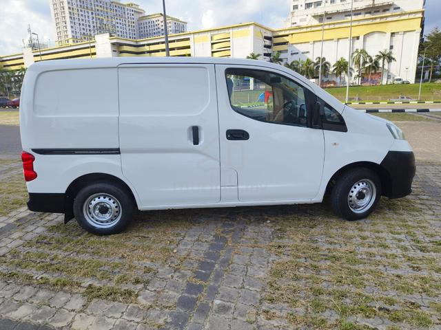 2015 Nissan NV200 1.6 (M) Panel Van - 4
