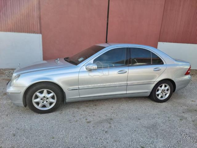 1995 Mercedes Benz 200 2.0 (M) - 2