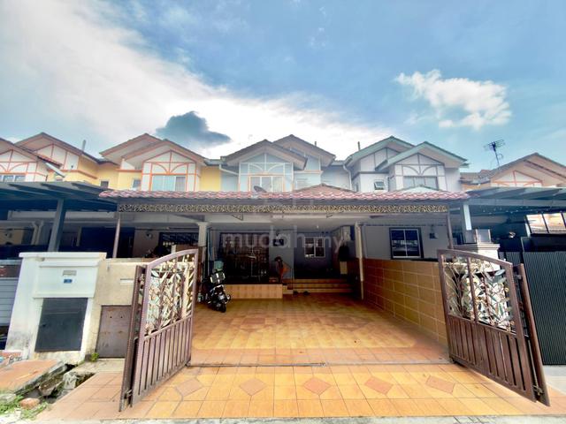 Renovated‼️Double Storey Terrace Jalan Cerdik Taman Universiti, Bangi 1