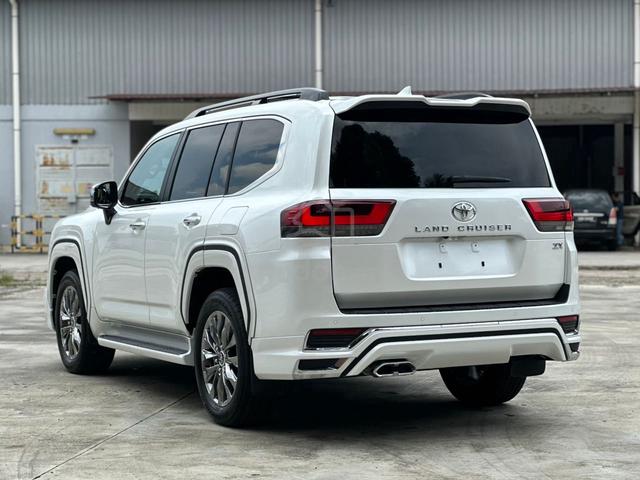 * 9831KM Gred 4.5 A *✨ 2023 Toyota LANDCRUISER ZX - 4