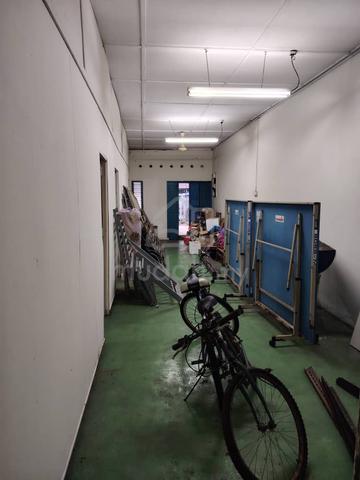 Single Storey End lot Jalan Sekolah Cina, Kulai, Malay Only 3