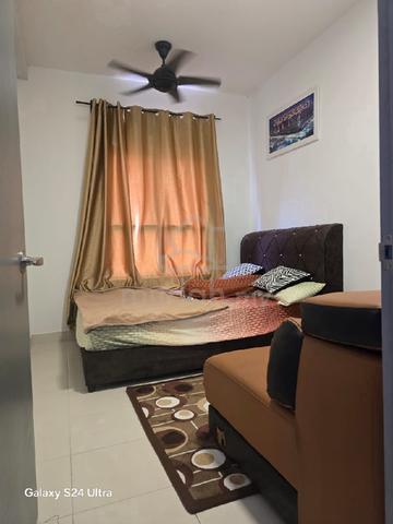 Medium room for rent 1