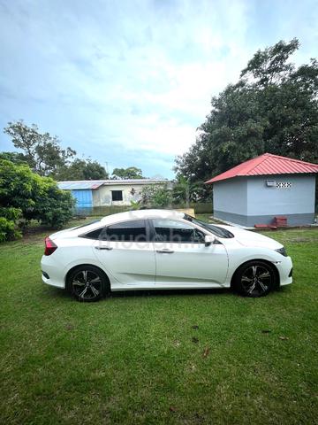 Honda CIVIC 1.5 TC-PREMIUM 2018 (A) DIRECT OWNER - 4