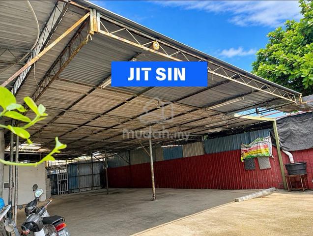 Facing MainRoad!! P Ramlee warehouse Use as Store, Car Wash Jelutong 1