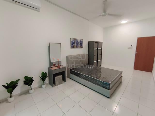 Fully Furnished Rooms for Rent @ Taman Molek, Johor Bahru 1