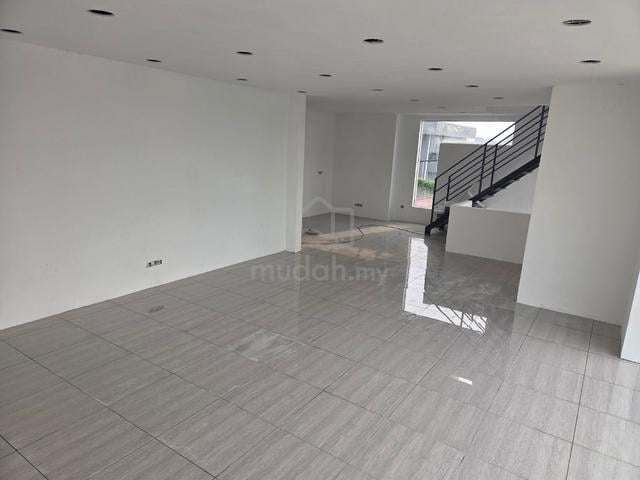 3 Storey Semi D Factory Warehouse Puchong Perdana For Rent 1